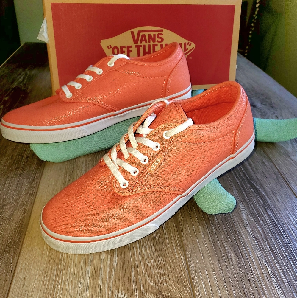 Vans womens tennis shoe tone on tone orange lace-like design Sz 6 - Picture 2 of 2